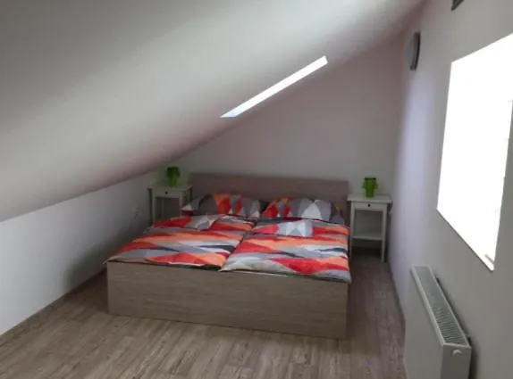 Lidická Slavkov, 4 Person Appartamento *