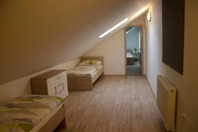 Lidicka Slavkov, 4 Person Apartment